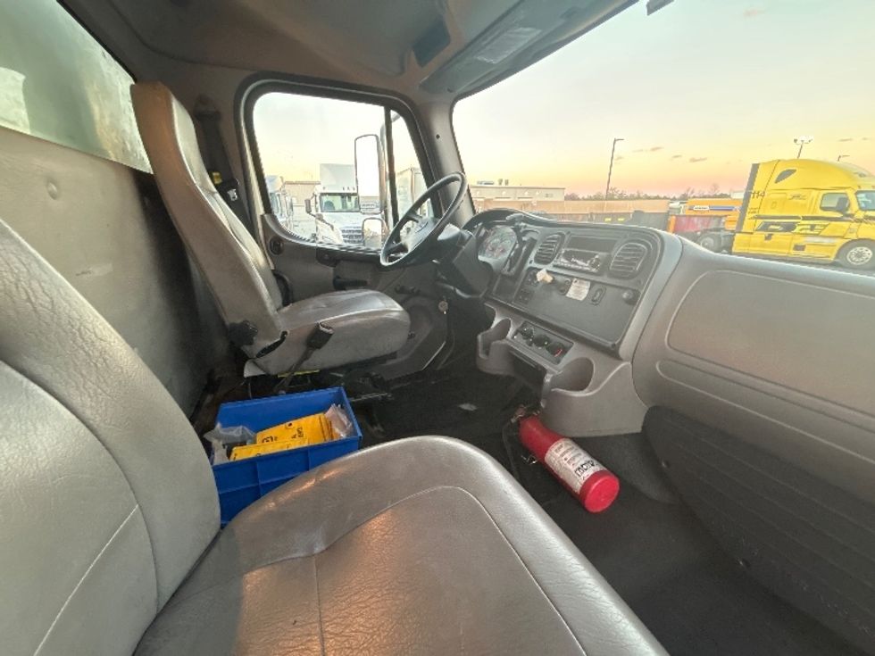 Medium Duty Box Truck-Light and Medium Duty Trucks-Freightliner-2013-M2-Lowell-AR-218,836\n\t\tmiles-$ 35,500 - Image 22