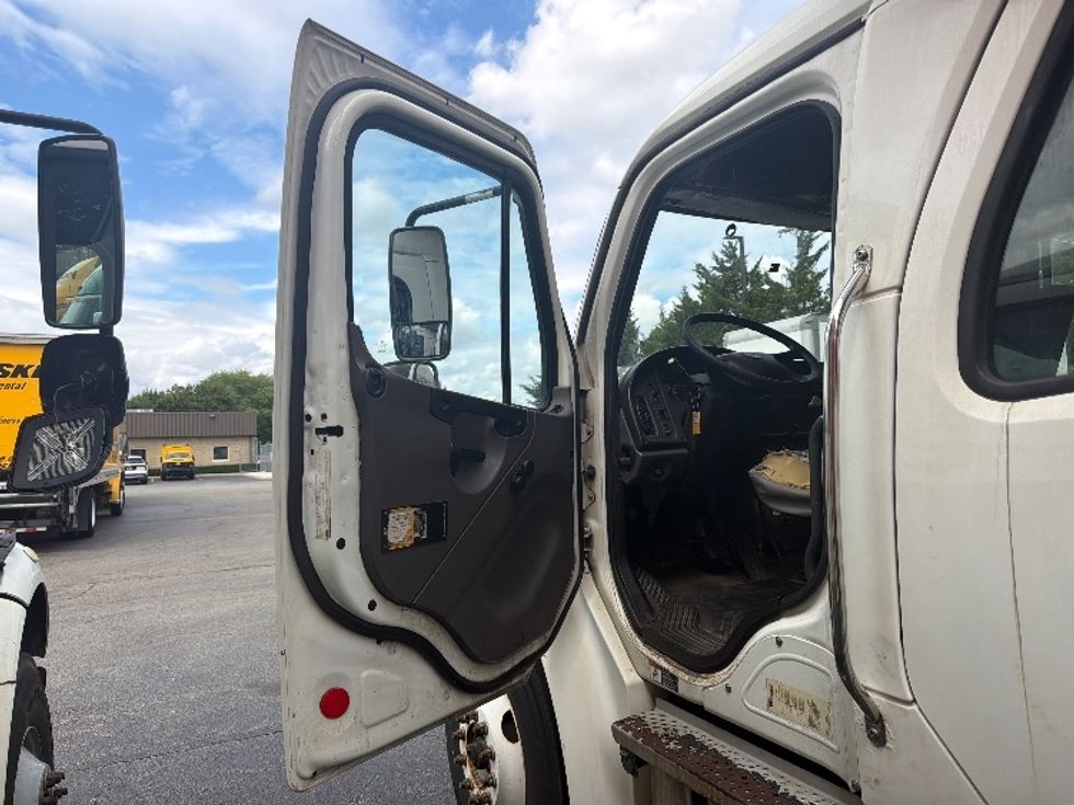 Medium Duty Box Truck-Light and Medium Duty Trucks-Freightliner-2013-M2-Parsippany-NJ-153,048\n\t\tmiles-$ 10,000 - Image 16