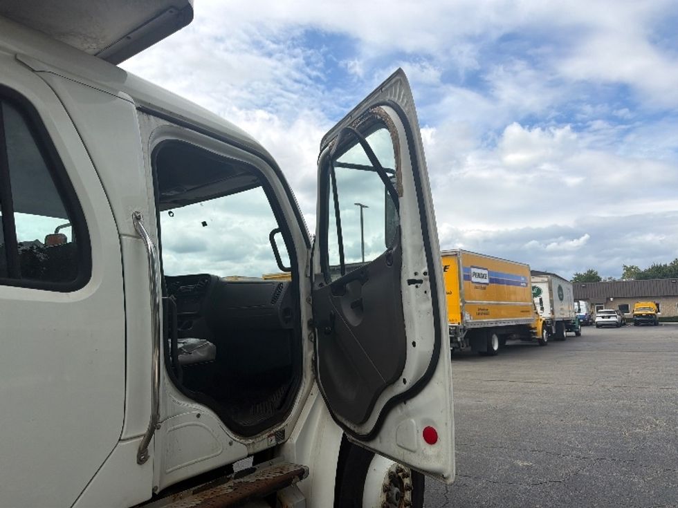 Medium Duty Box Truck-Light and Medium Duty Trucks-Freightliner-2013-M2-Parsippany-NJ-153,048\n\t\tmiles-$ 10,000 - Image 20
