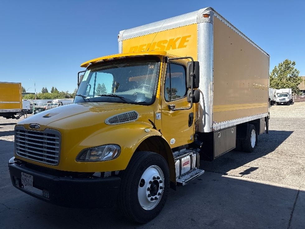 2013 Freightliner M2 106 Medium Duty photo 3