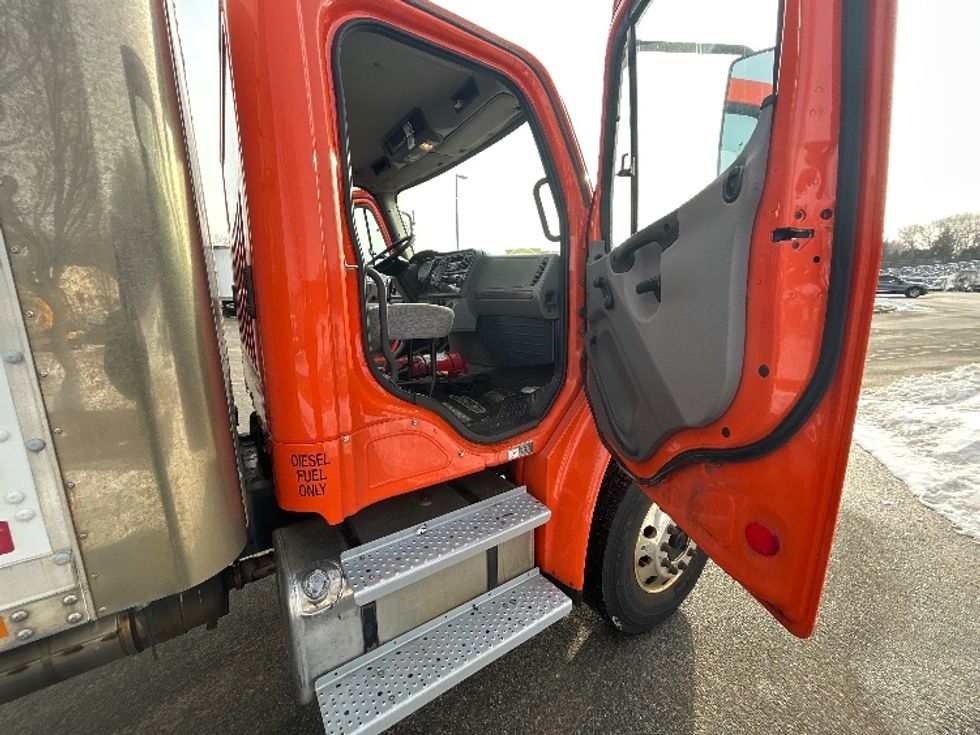 Medium Duty Box Truck-Light and Medium Duty Trucks-Freightliner-2014-M2-Fitchburg-MA-300,321\n\t\tmiles-$ 18,000 - Image 20