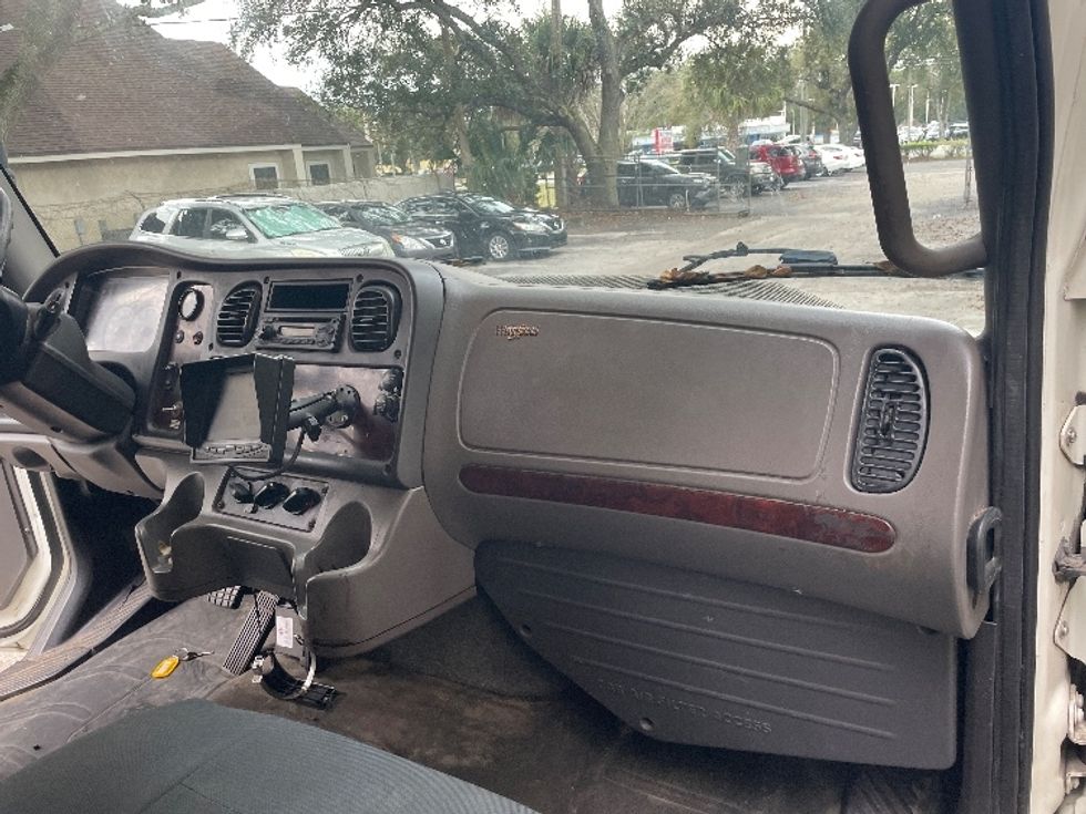 Medium Duty Box Truck-Light and Medium Duty Trucks-Freightliner-2014-M2-Jacksonville-FL-252,302\n\t\tmiles-$ 31,500 - Image 21