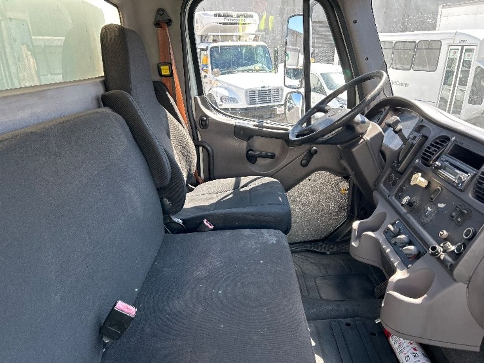 Medium Duty Box Truck-Light and Medium Duty Trucks-Freightliner-2014-M2-Vernon-CA-317,746\n\t\tmiles-$ 12,500 - Image 18