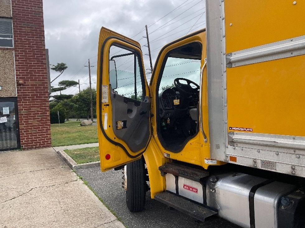 Medium Duty Box Truck-Light and Medium Duty Trucks-Freightliner-2014-M2-West Babylon-NY-155,634\n\t\tmiles-$ 33,000 - Image 16