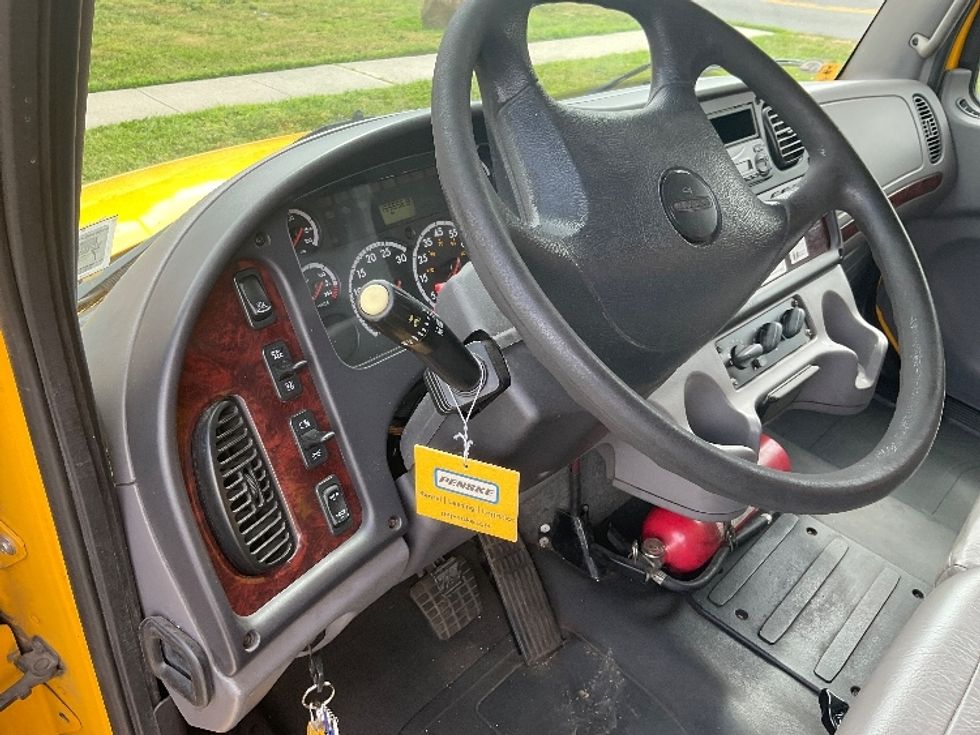 Medium Duty Box Truck-Light and Medium Duty Trucks-Freightliner-2014-M2-West Babylon-NY-155,634\n\t\tmiles-$ 33,000 - Image 17