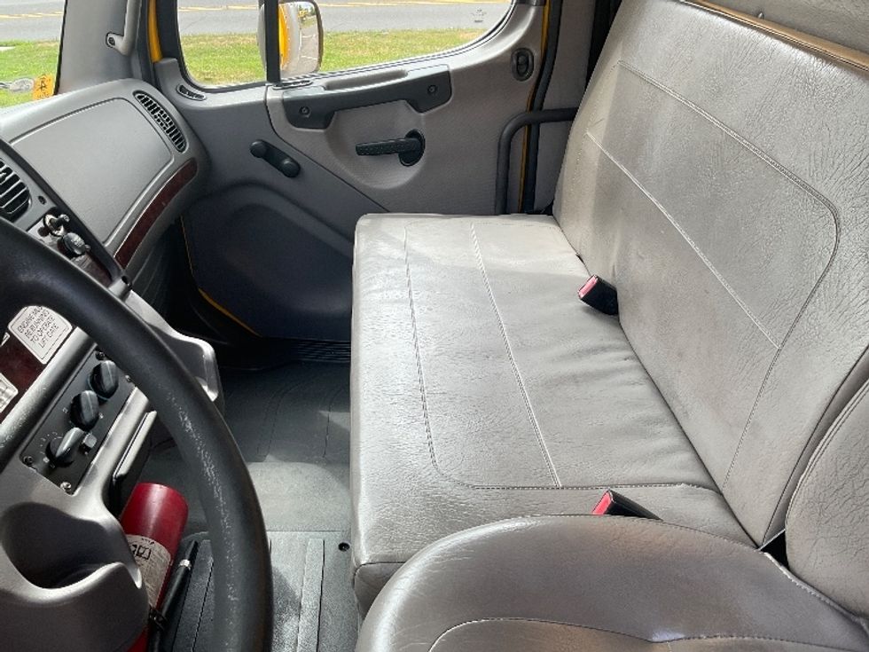 Medium Duty Box Truck-Light and Medium Duty Trucks-Freightliner-2014-M2-West Babylon-NY-155,634\n\t\tmiles-$ 33,000 - Image 19