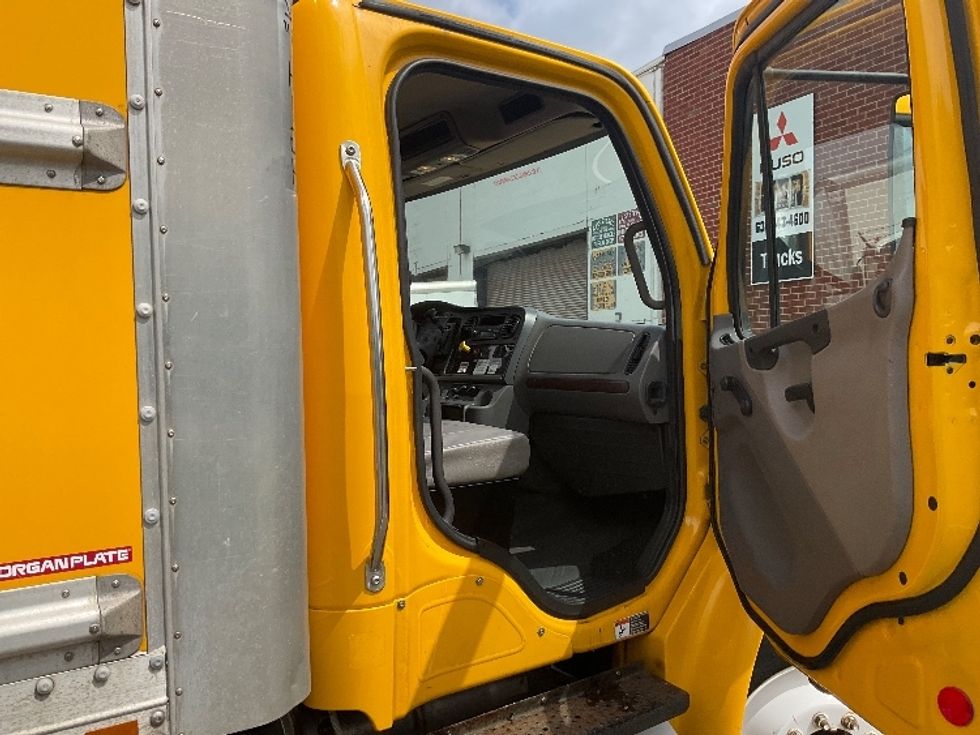 Medium Duty Box Truck-Light and Medium Duty Trucks-Freightliner-2014-M2-West Babylon-NY-155,634\n\t\tmiles-$ 33,000 - Image 20