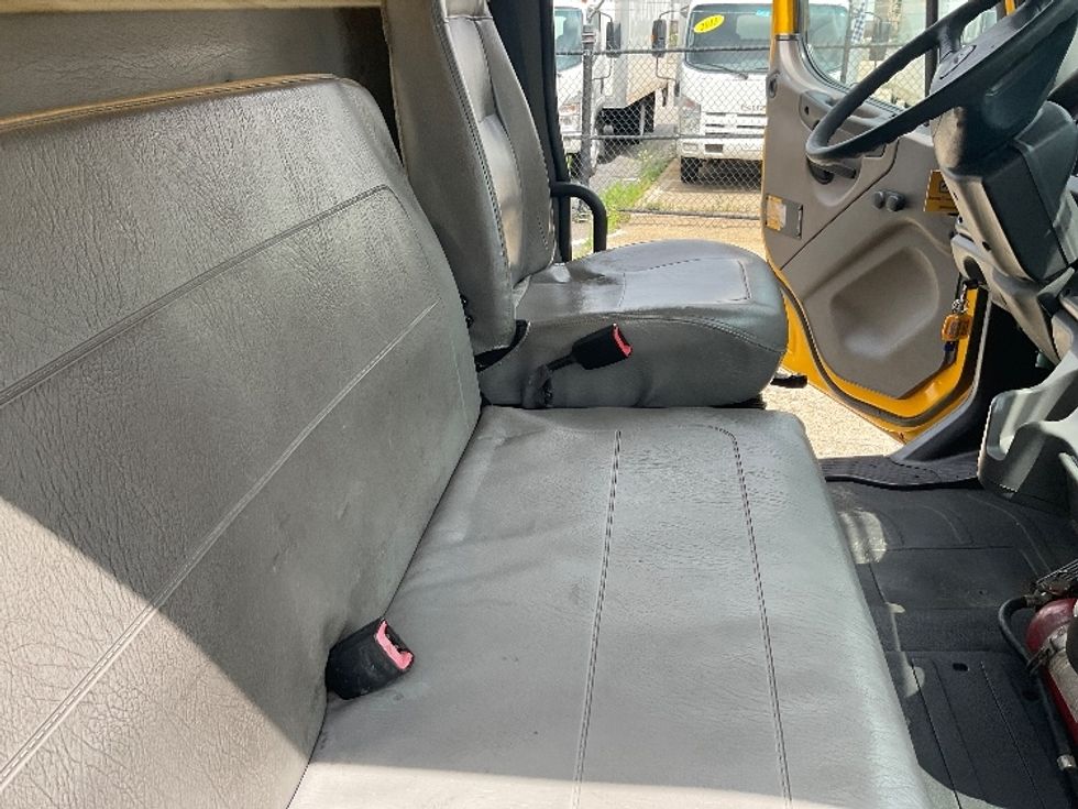 Medium Duty Box Truck-Light and Medium Duty Trucks-Freightliner-2014-M2-West Babylon-NY-155,634\n\t\tmiles-$ 33,000 - Image 22