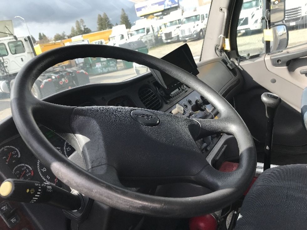 Medium Duty Box Truck-Light and Medium Duty Trucks-Freightliner-2014-M2-West Sacramento-CA-260,068\n\t\tmiles-$ 24,250 - Image 17