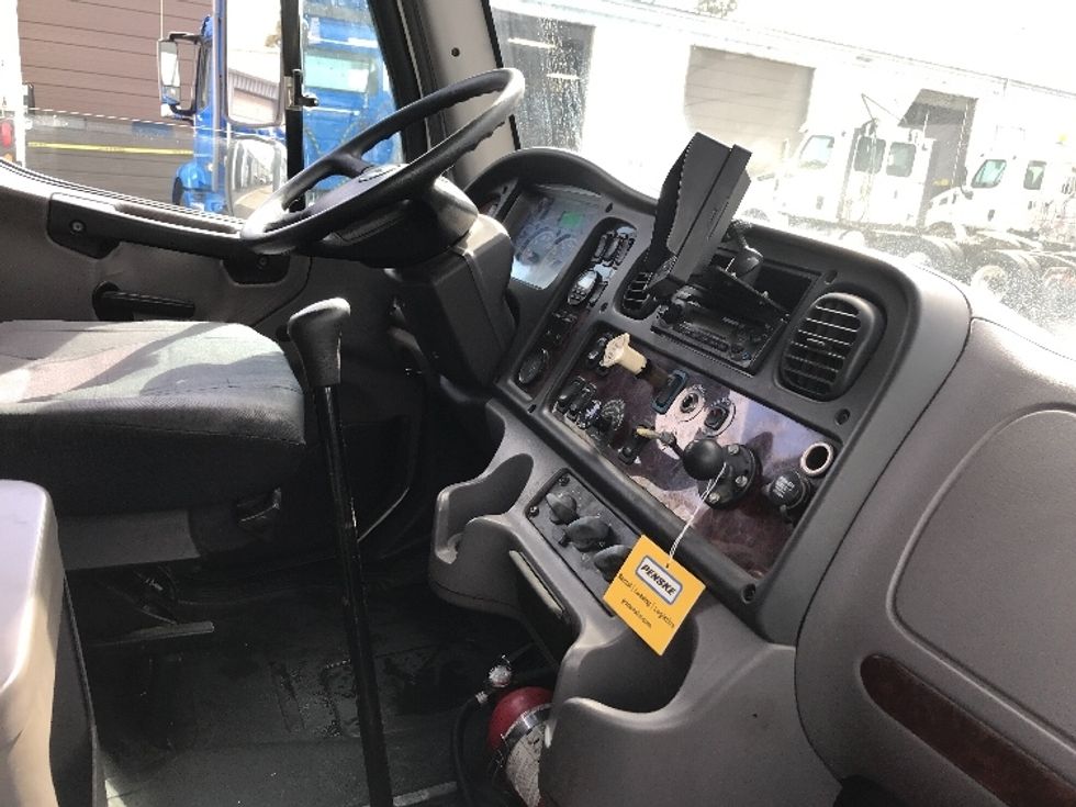 Medium Duty Box Truck-Light and Medium Duty Trucks-Freightliner-2014-M2-West Sacramento-CA-260,068\n\t\tmiles-$ 24,250 - Image 22