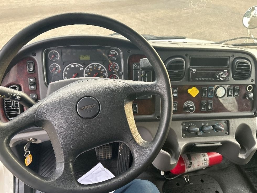 Medium Duty Box Truck-Light and Medium Duty Trucks-Freightliner-2015-M2-Akron-OH-313,000\n\t\tmiles-$ 34,500 - Image 18