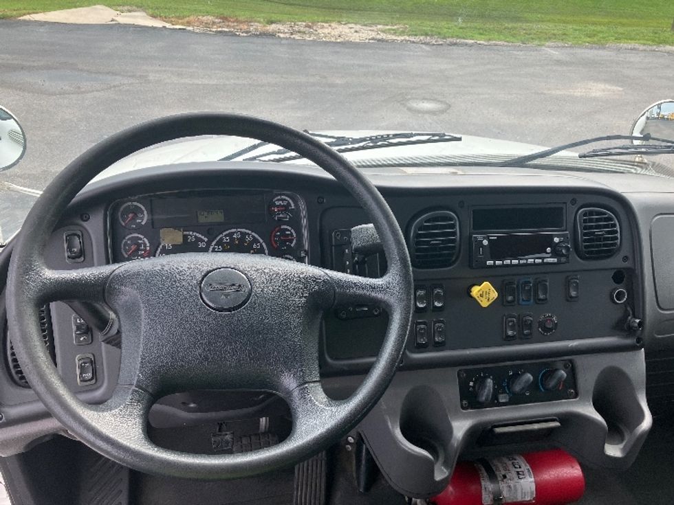 Medium Duty Box Truck-Light and Medium Duty Trucks-Freightliner-2015-M2-Apopka-FL-107,804\n\t\tmiles-$ 55,500 - Image 18