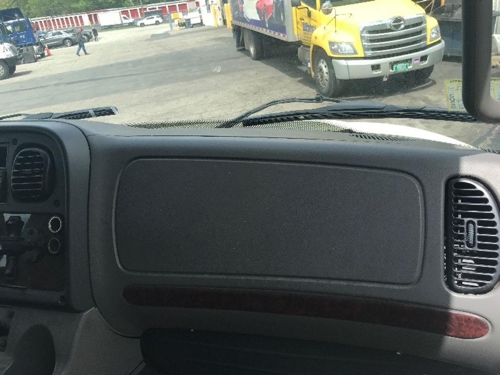 Medium Duty Box Truck-Light and Medium Duty Trucks-Freightliner-2015-M2-Auburn-MA-276,999\n\t\tmiles-$ 38,250 - Image 21