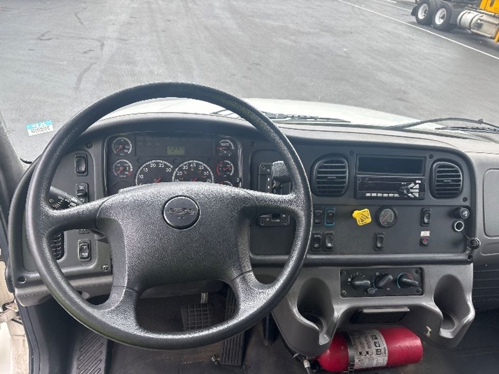 Medium Duty Box Truck-Light and Medium Duty Trucks-Freightliner-2015-M2-Burlington-NJ-43,888\n\t\tmiles-$ 50,250 - Image 17