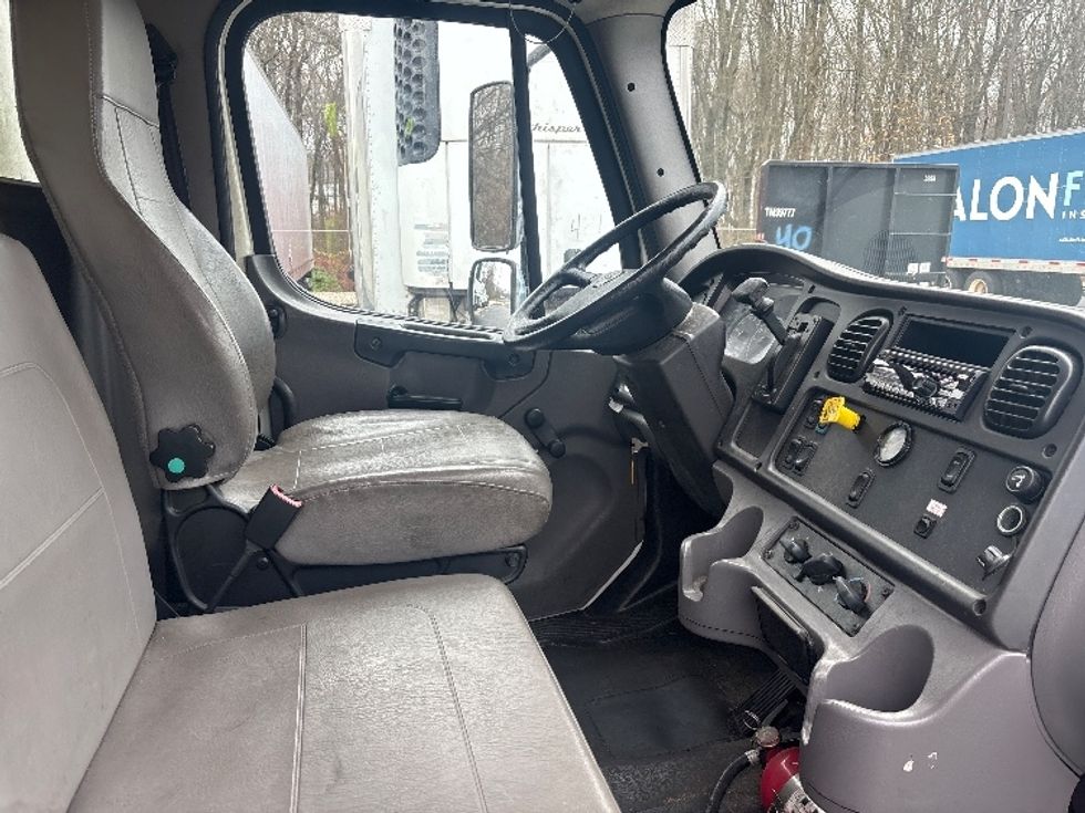 Medium Duty Box Truck-Light and Medium Duty Trucks-Freightliner-2015-M2-Burlington-NJ-43,888\n\t\tmiles-$ 50,250 - Image 21
