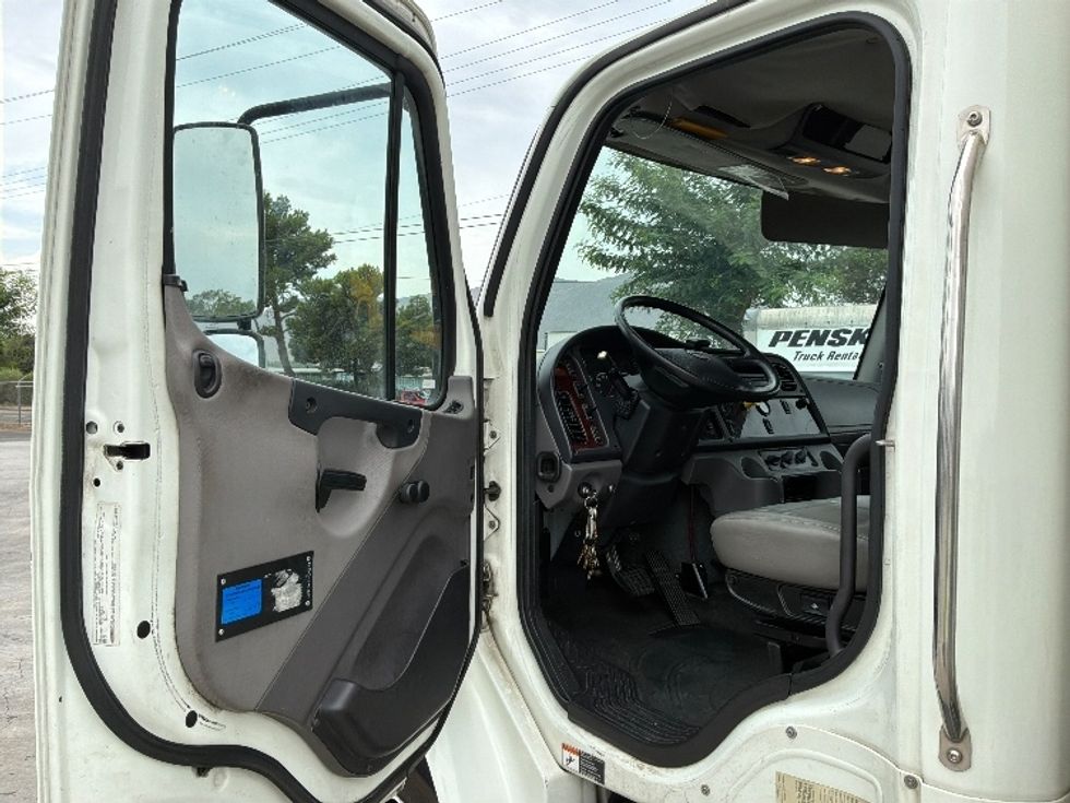 Medium Duty Box Truck-Light and Medium Duty Trucks-Freightliner-2015-M2-Fontana-CA-121,676\n\t\tmiles-$ 48,500 - Image 16