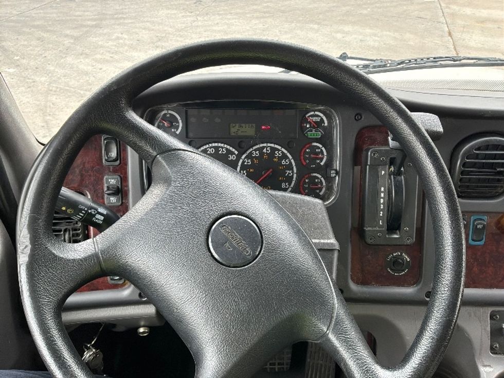 Medium Duty Box Truck-Light and Medium Duty Trucks-Freightliner-2015-M2-Fontana-CA-121,676\n\t\tmiles-$ 48,500 - Image 17