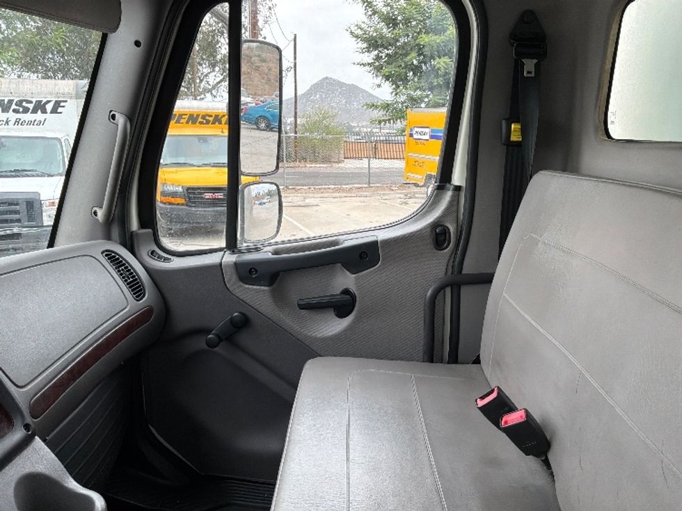 Medium Duty Box Truck-Light and Medium Duty Trucks-Freightliner-2015-M2-Fontana-CA-121,676\n\t\tmiles-$ 48,500 - Image 19