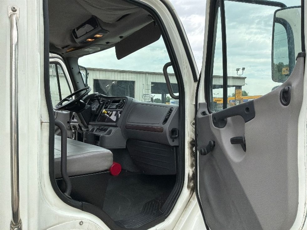 Medium Duty Box Truck-Light and Medium Duty Trucks-Freightliner-2015-M2-Fontana-CA-121,676\n\t\tmiles-$ 48,500 - Image 20