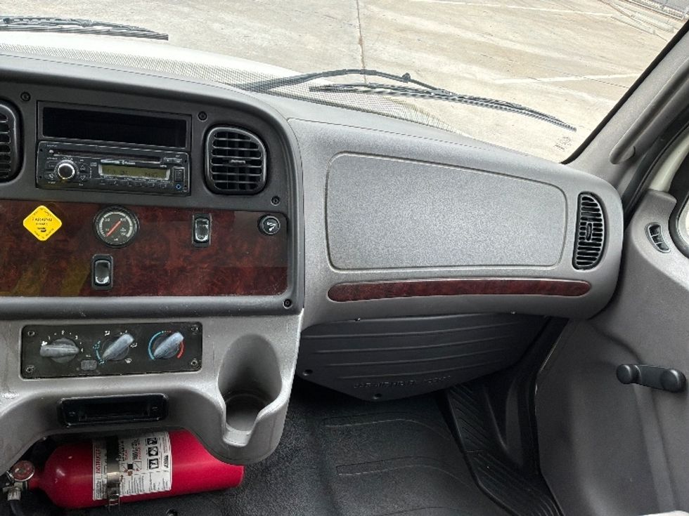 Medium Duty Box Truck-Light and Medium Duty Trucks-Freightliner-2015-M2-Fontana-CA-121,676\n\t\tmiles-$ 48,500 - Image 21