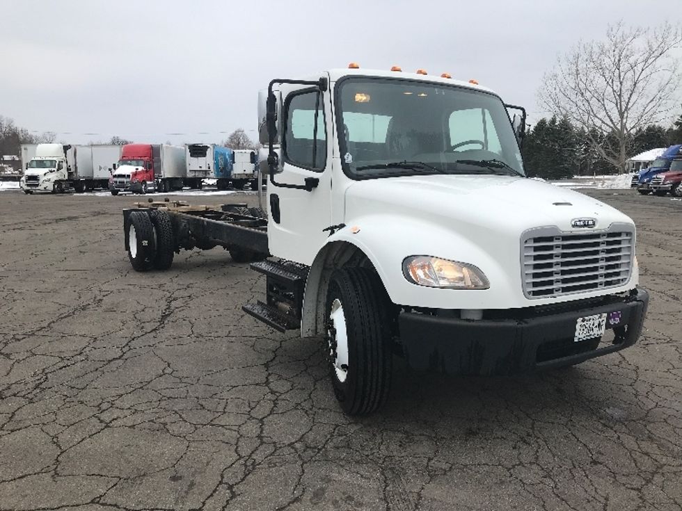 Medium Duty Box Truck-Light and Medium Duty Trucks-Freightliner-2015-M2-Fredonia-NY-301,330\n\t\tmiles-$ 25,000 - Image 1