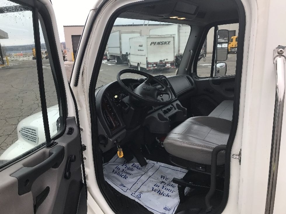 Medium Duty Box Truck-Light and Medium Duty Trucks-Freightliner-2015-M2-Fredonia-NY-301,330\n\t\tmiles-$ 25,000 - Image 10
