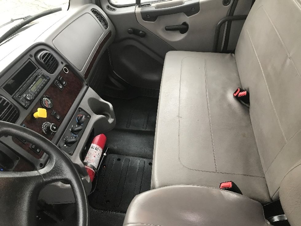 Medium Duty Box Truck-Light and Medium Duty Trucks-Freightliner-2015-M2-Fredonia-NY-301,330\n\t\tmiles-$ 25,000 - Image 11
