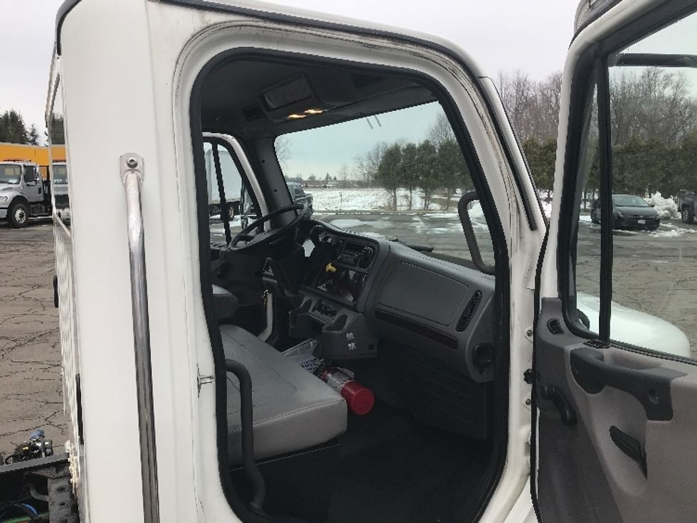 Medium Duty Box Truck-Light and Medium Duty Trucks-Freightliner-2015-M2-Fredonia-NY-301,330\n\t\tmiles-$ 25,000 - Image 14