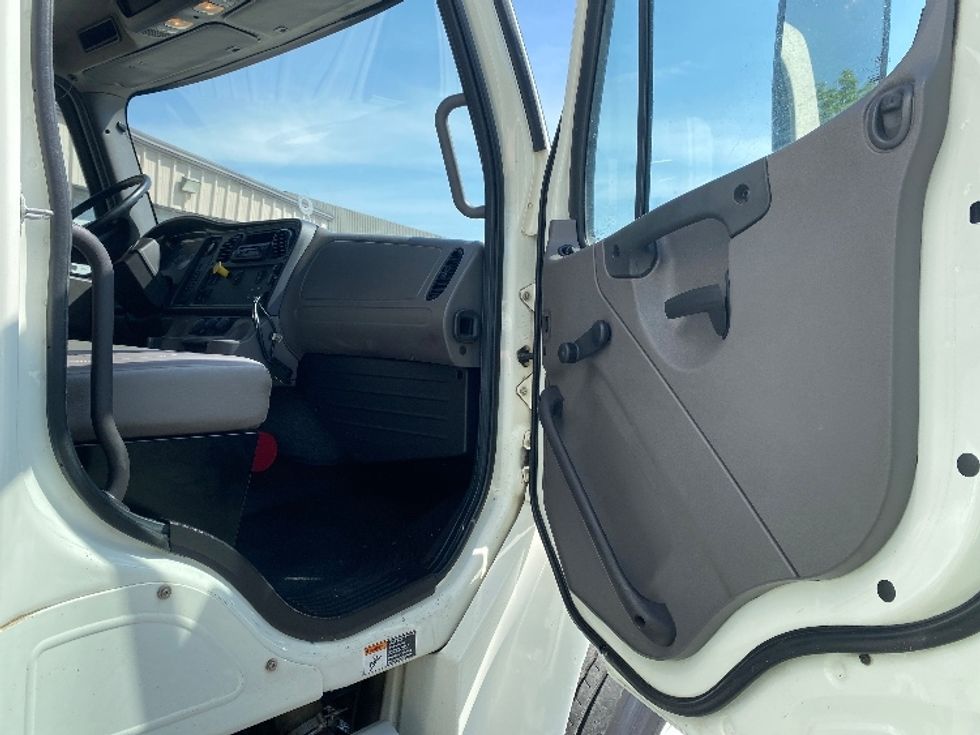 Medium Duty Box Truck-Light and Medium Duty Trucks-Freightliner-2015-M2-Knoxville-TN-420,177\n\t\tmiles-$ 28,250 - Image 20