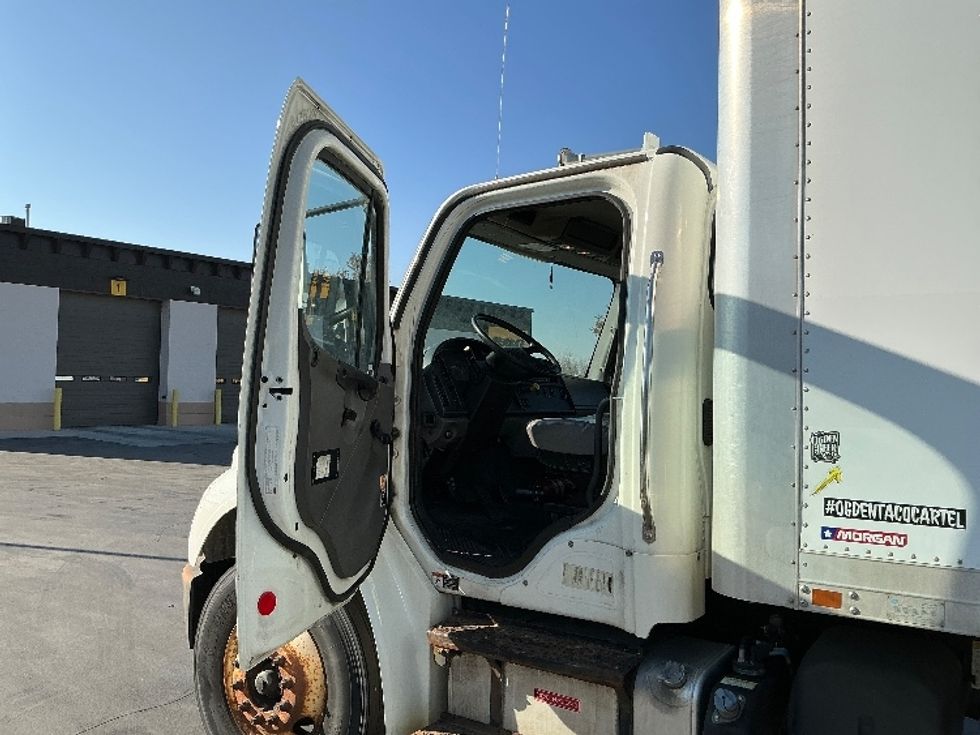 Medium Duty Box Truck-Light and Medium Duty Trucks-Freightliner-2015-M2-Ogden-UT-192,281\n\t\tmiles-$ 37,000 - Image 16