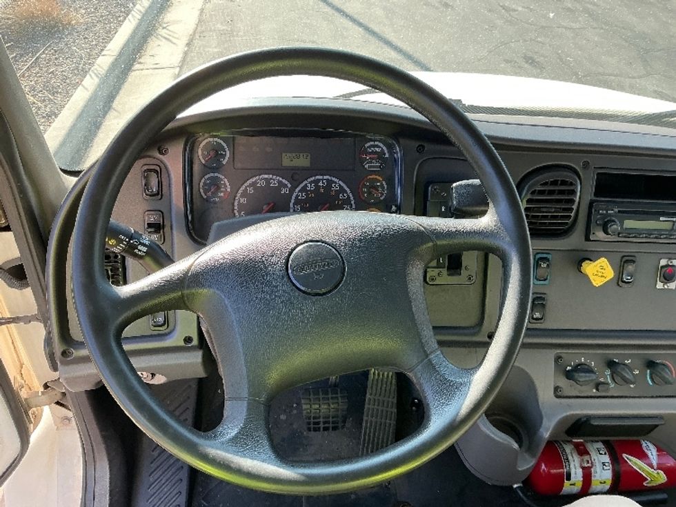 Medium Duty Box Truck-Light and Medium Duty Trucks-Freightliner-2015-M2-Ogden-UT-192,281\n\t\tmiles-$ 37,000 - Image 18