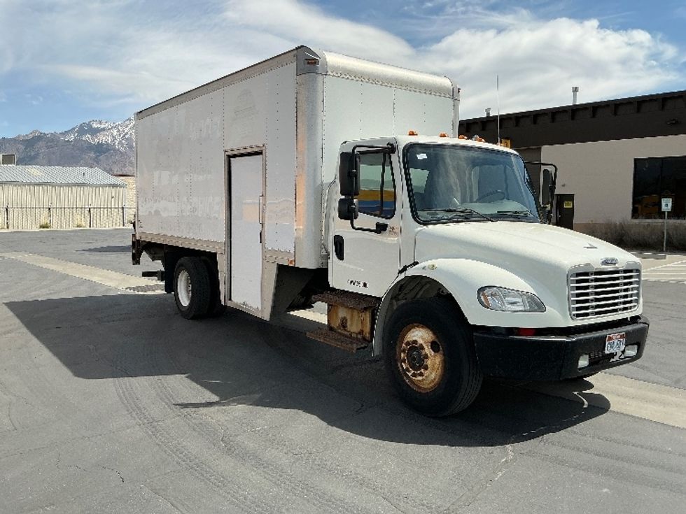 Medium Duty Box Truck-Light and Medium Duty Trucks-Freightliner-2015-M2-Ogden-UT-212,553\n\t\tmiles-$ 36,500 - Image 1