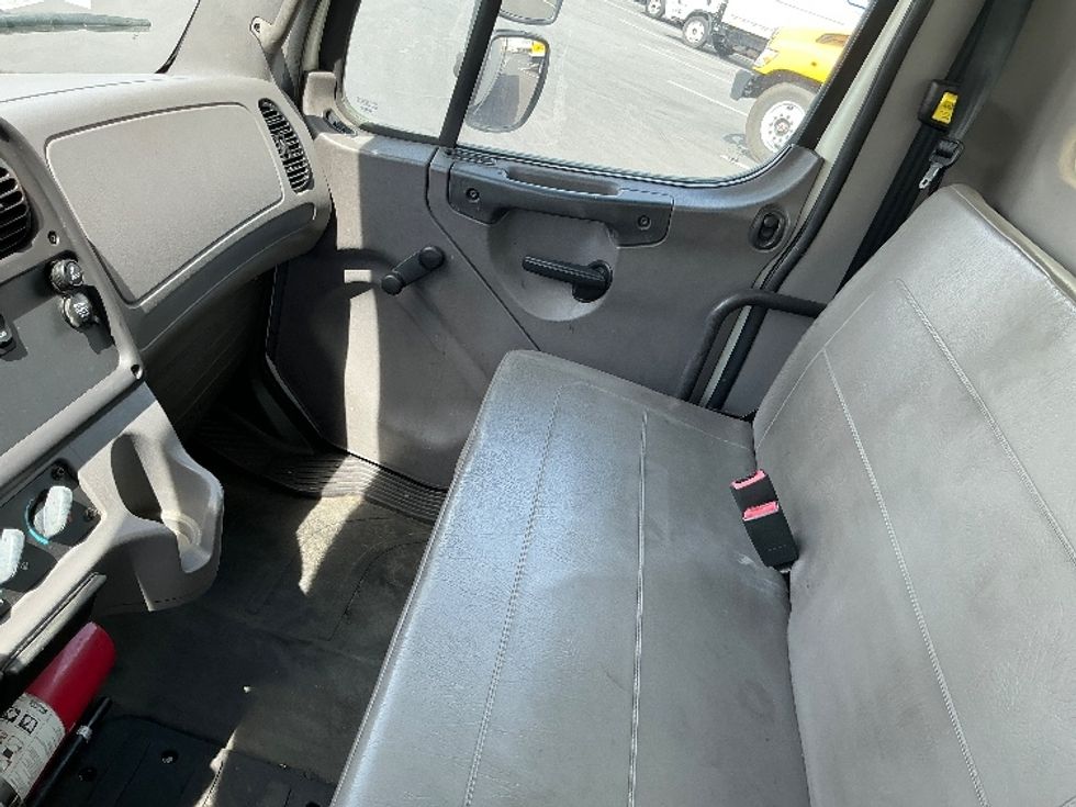 Medium Duty Box Truck-Light and Medium Duty Trucks-Freightliner-2015-M2-Ogden-UT-212,553\n\t\tmiles-$ 36,500 - Image 19