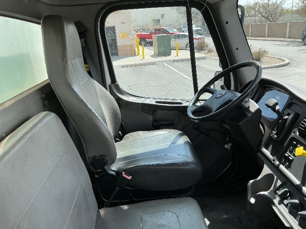 Medium Duty Box Truck-Light and Medium Duty Trucks-Freightliner-2015-M2-Ogden-UT-212,553\n\t\tmiles-$ 36,500 - Image 22