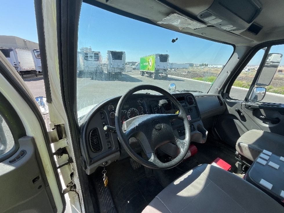 Medium Duty Box Truck-Light and Medium Duty Trucks-Freightliner-2015-M2-Pasco-WA-343,551\n\t\tmiles-$ 19,750 - Image 17