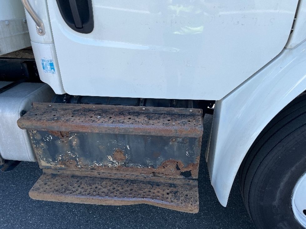 Medium Duty Box Truck-Light and Medium Duty Trucks-Freightliner-2015-M2-Pasco-WA-343,551\n\t\tmiles-$ 19,750 - Image 26