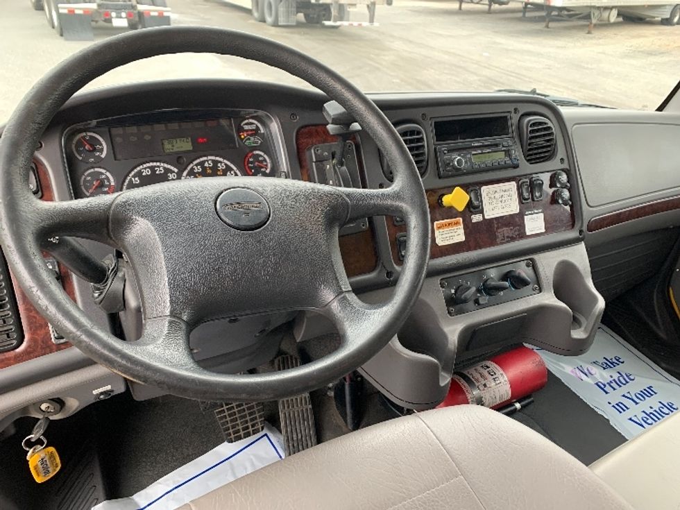 Medium Duty Box Truck-Light and Medium Duty Trucks-Freightliner-2015-M2-Pottsville-PA-238,296\n\t\tmiles-$ 37,250 - Image 17