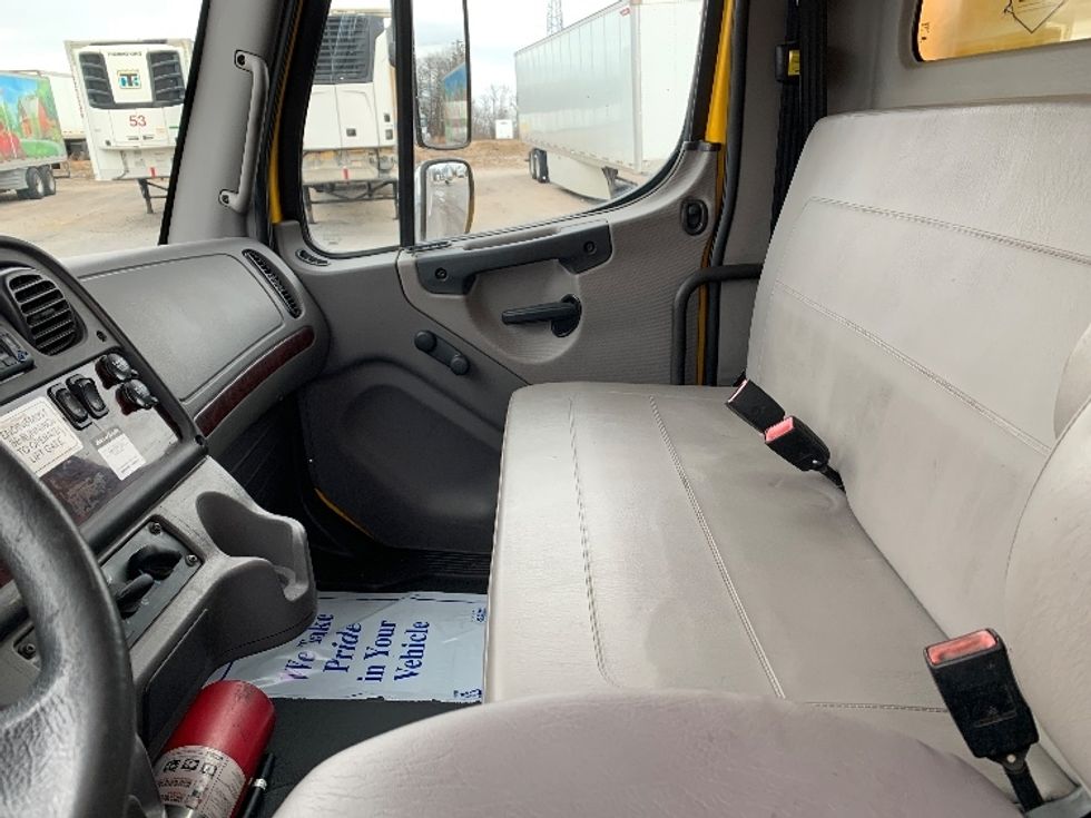 Medium Duty Box Truck-Light and Medium Duty Trucks-Freightliner-2015-M2-Pottsville-PA-238,296\n\t\tmiles-$ 37,250 - Image 18