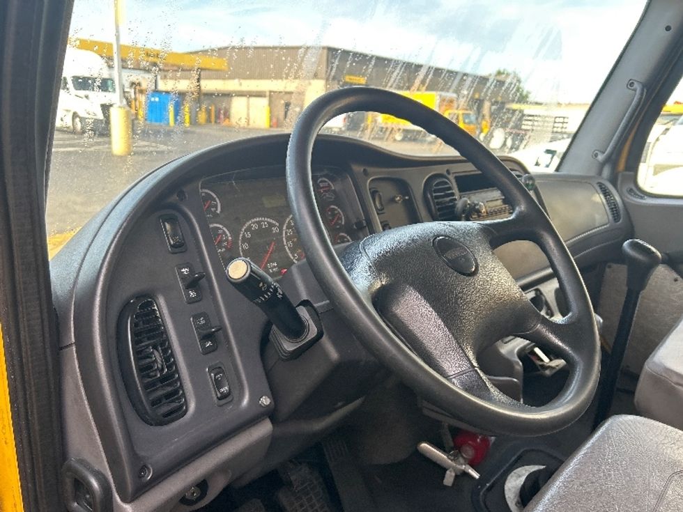 Medium Duty Box Truck-Light and Medium Duty Trucks-Freightliner-2015-M2-Swedesboro-NJ-46,813\n\t\tmiles-$ 36,500 - Image 18