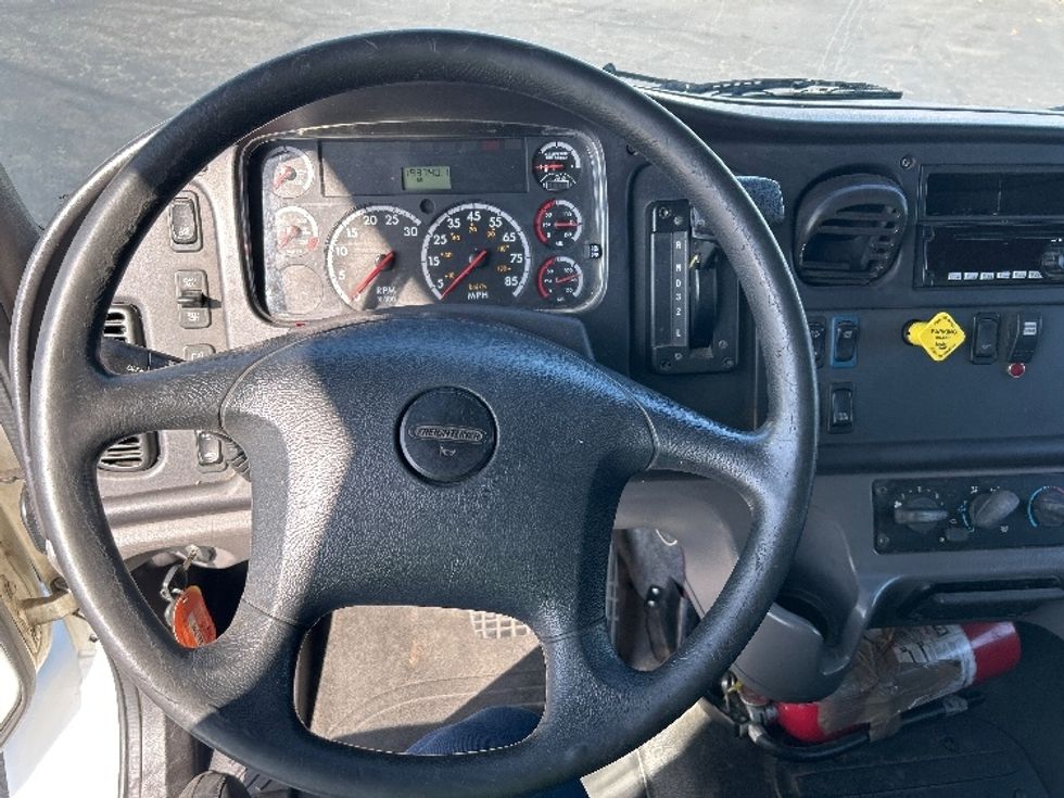 Medium Duty Box Truck-Light and Medium Duty Trucks-Freightliner-2015-M2-Torrance-CA-193,713\n\t\tmiles-$ 46,750 - Image 18