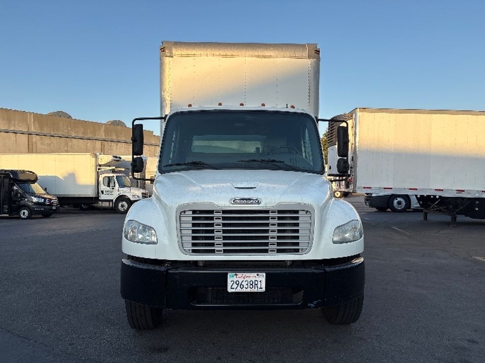Medium Duty Box Truck-Light and Medium Duty Trucks-Freightliner-2015-M2-Torrance-CA-220,339\n\t\tmiles-$ 40,250 - Image 2