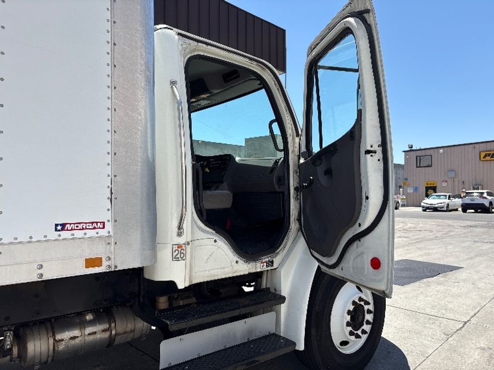 Medium Duty Box Truck-Light and Medium Duty Trucks-Freightliner-2015-M2-Torrance-CA-220,339\n\t\tmiles-$ 40,250 - Image 20