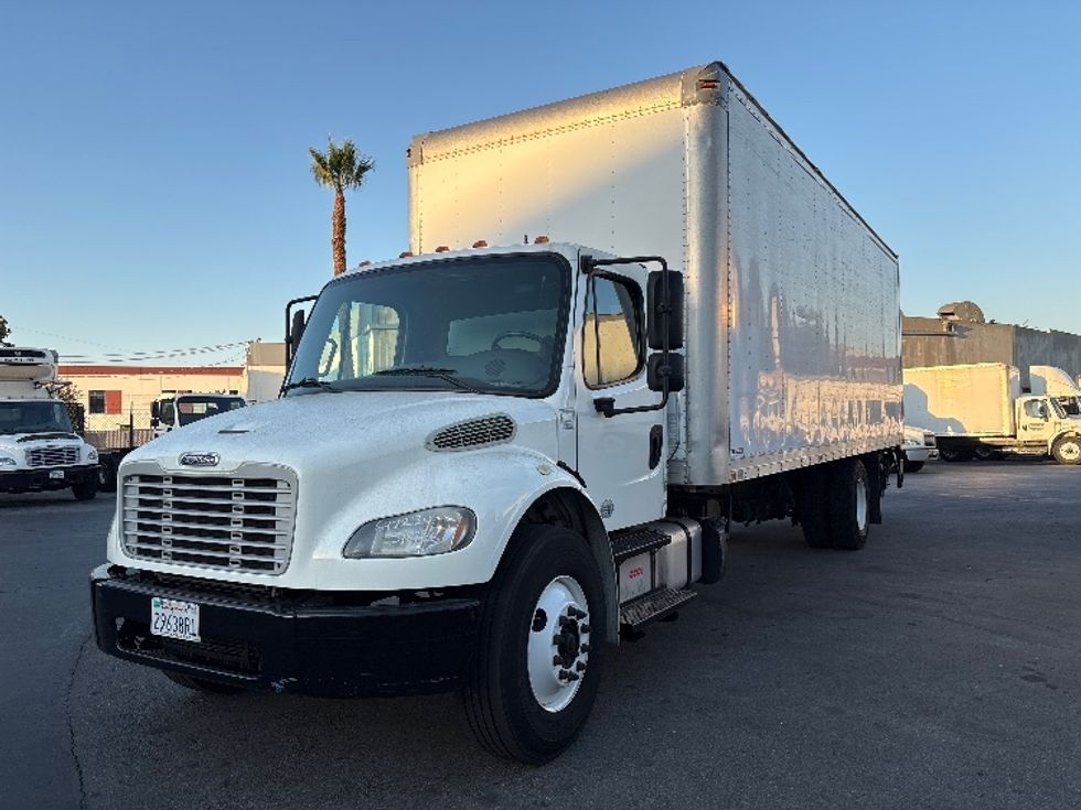 Medium Duty Box Truck-Light and Medium Duty Trucks-Freightliner-2015-M2-Torrance-CA-220,339\n\t\tmiles-$ 40,250 - Image 3
