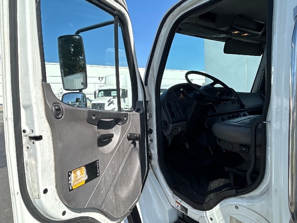 Medium Duty Box Truck-Light and Medium Duty Trucks-Freightliner-2015-M2-Torrance-CA-241,740\n\t\tmiles-$ 39,000 - Image 16