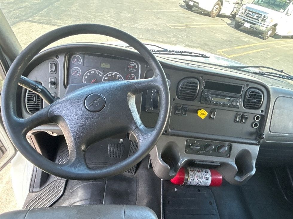 Medium Duty Box Truck-Light and Medium Duty Trucks-Freightliner-2015-M2-Torrance-CA-241,740\n\t\tmiles-$ 39,000 - Image 18