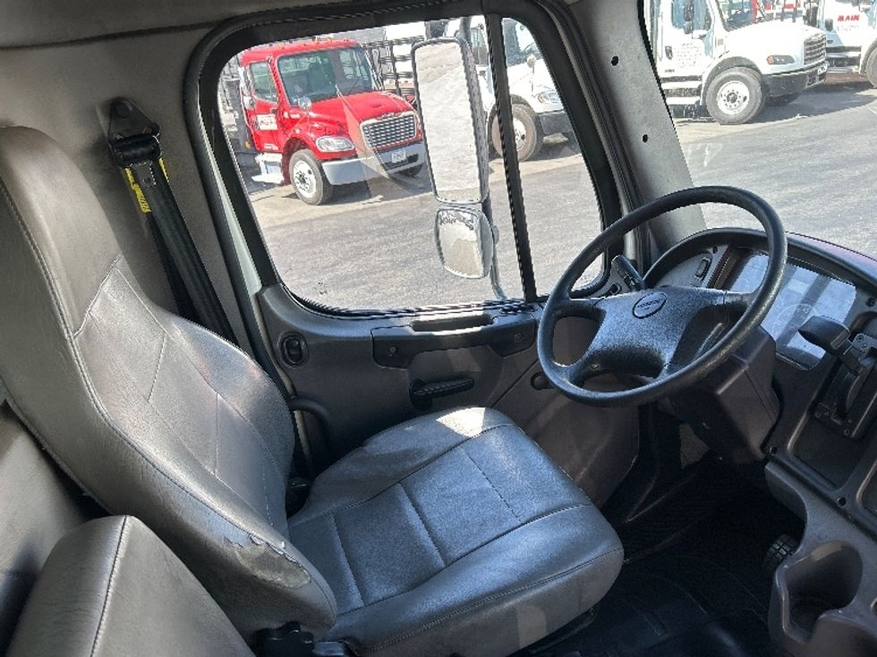 Medium Duty Box Truck-Light and Medium Duty Trucks-Freightliner-2015-M2-Torrance-CA-241,740\n\t\tmiles-$ 39,000 - Image 22