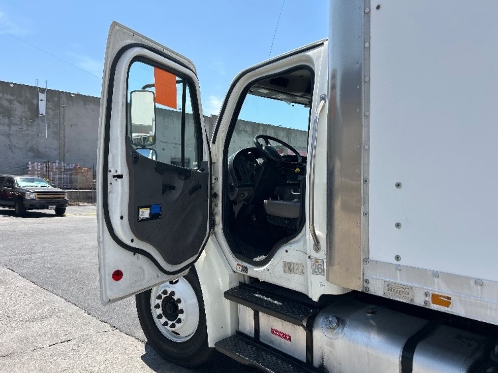 Medium Duty Box Truck-Light and Medium Duty Trucks-Freightliner-2015-M2-Torrance-CA-245,840\n\t\tmiles-$ 38,500 - Image 16