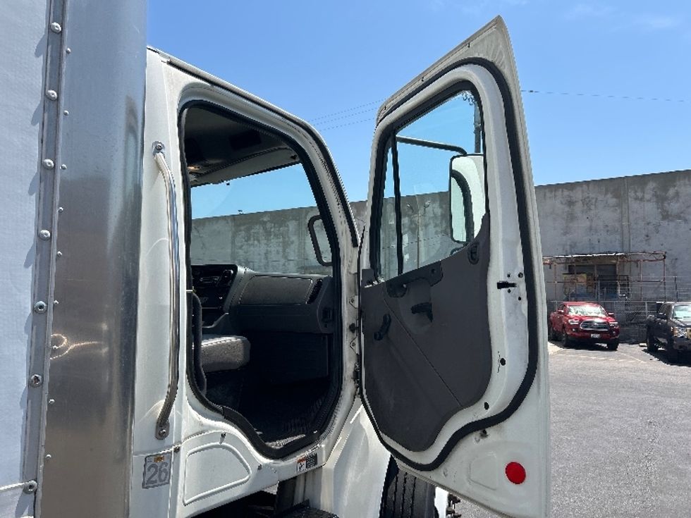 Medium Duty Box Truck-Light and Medium Duty Trucks-Freightliner-2015-M2-Torrance-CA-245,840\n\t\tmiles-$ 38,500 - Image 20