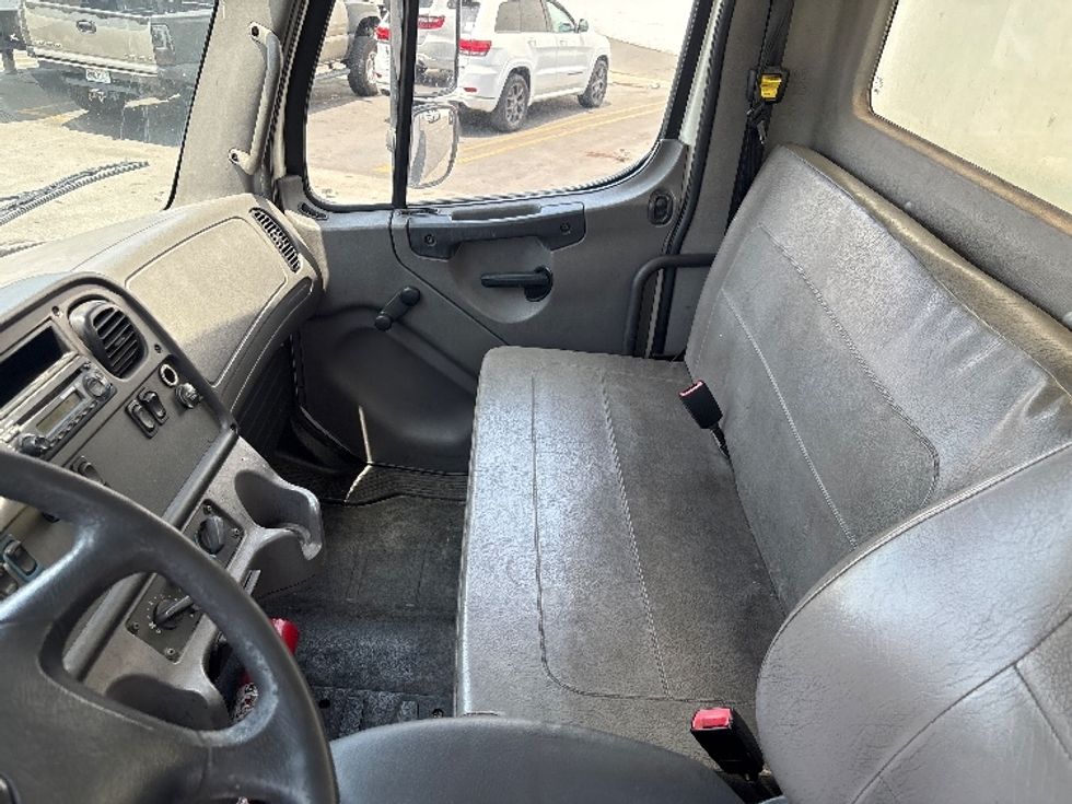 Medium Duty Box Truck-Light and Medium Duty Trucks-Freightliner-2015-M2-Torrance-CA-248,850\n\t\tmiles-$ 35,750 - Image 19
