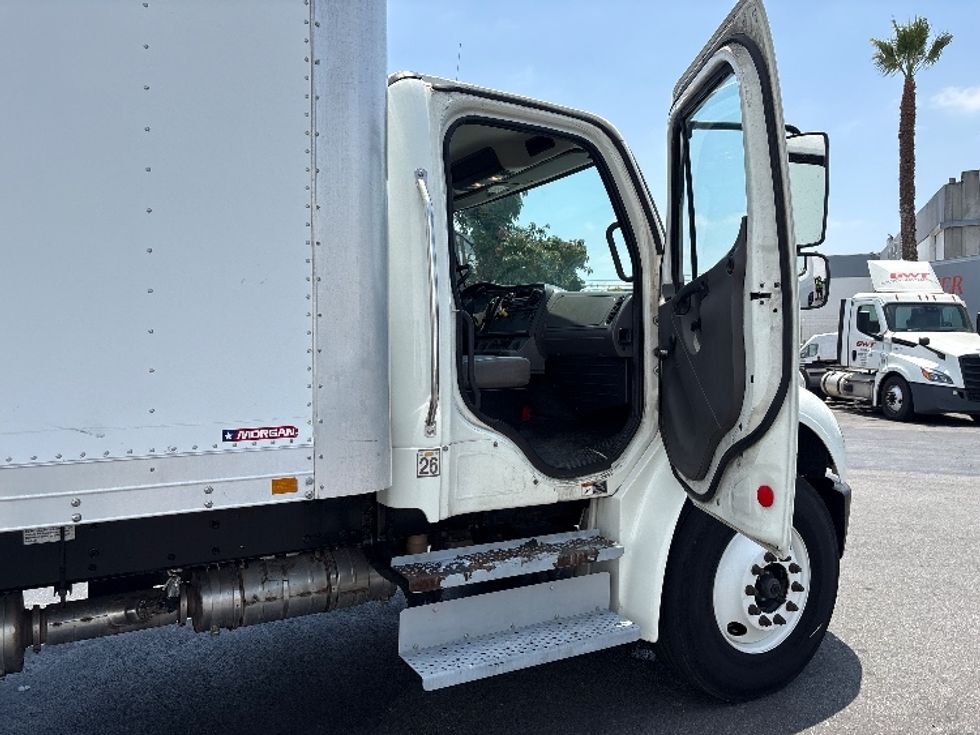 Medium Duty Box Truck-Light and Medium Duty Trucks-Freightliner-2015-M2-Torrance-CA-248,850\n\t\tmiles-$ 35,750 - Image 20